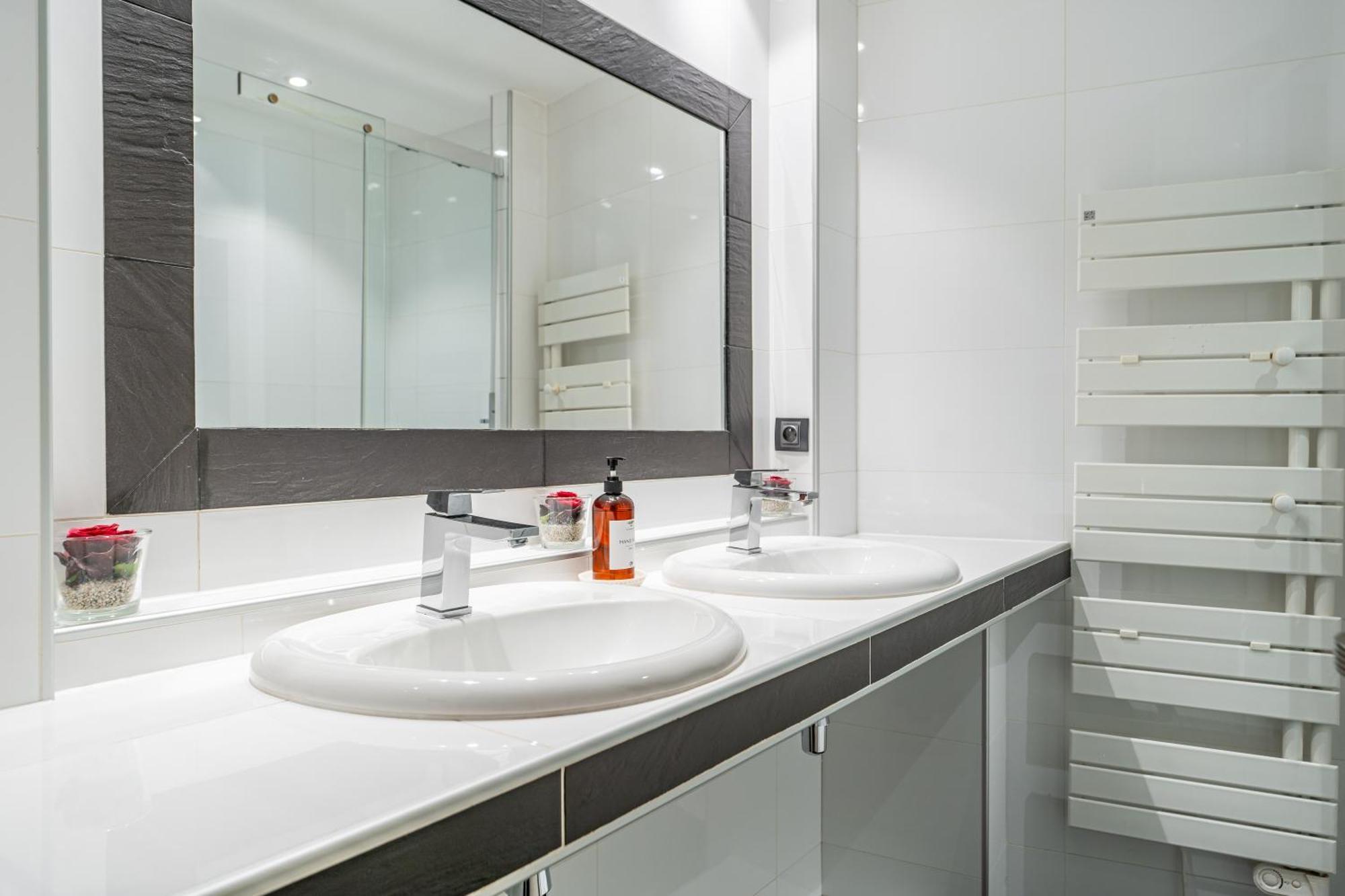Superbe Appartement De 2 Chambres Au Coeur Du Quartier Gambetta Bordeaux Kültér fotó